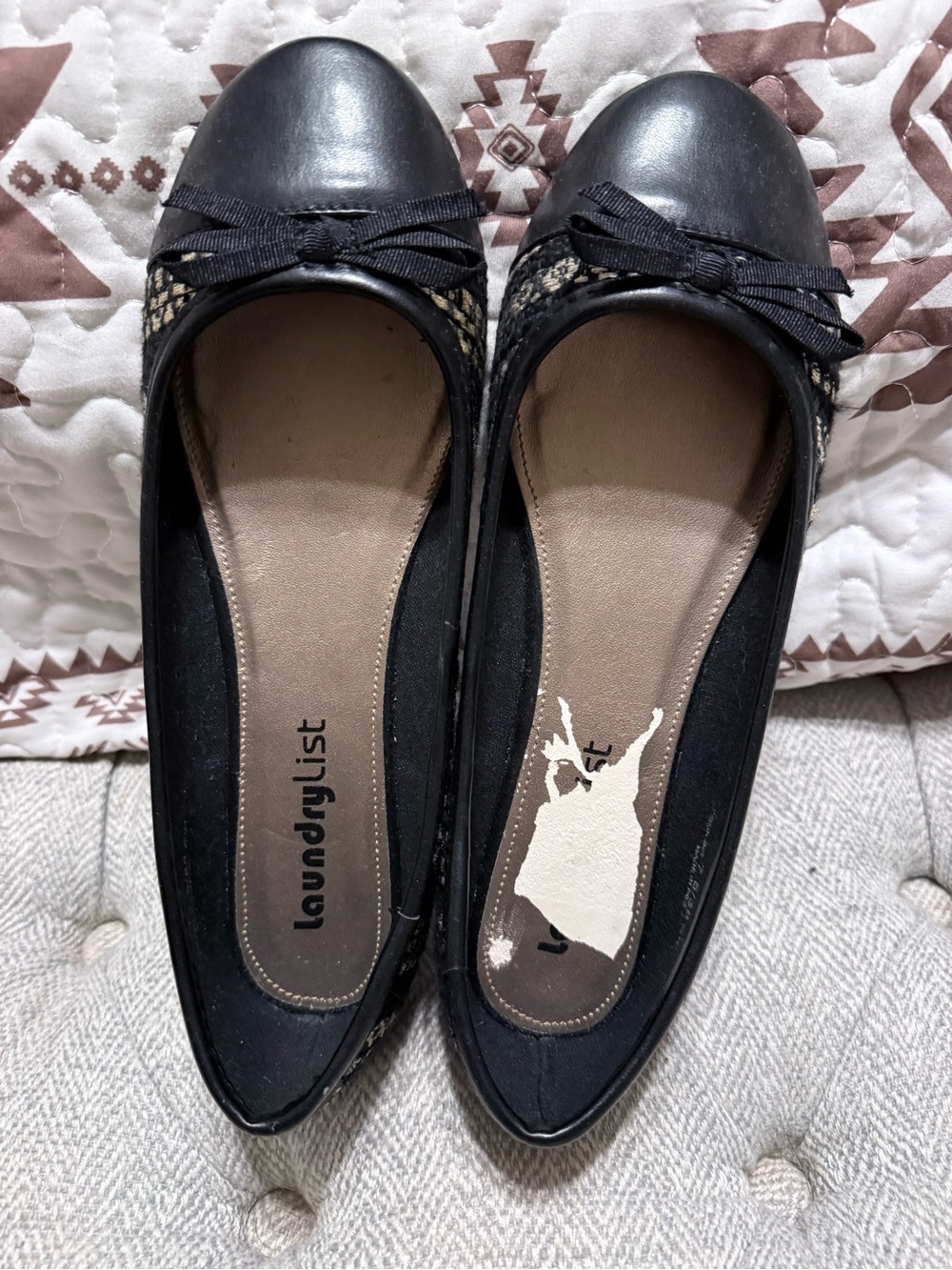 Laundry By Shelli Segal Black Ballet Flats with Bow Accent